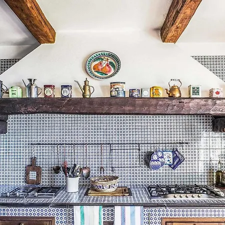 Sant'agnello Sleeps 2 Air Con Wifi Villa